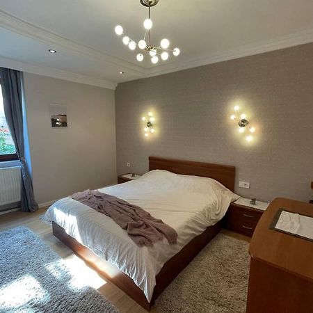 Cozy Apartment In The Old Center Of Prishtina Pristina Exteriör bild